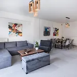 Callista Living דירה