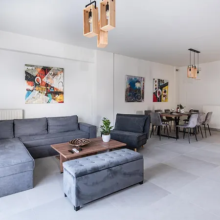 Callista Living Apartment